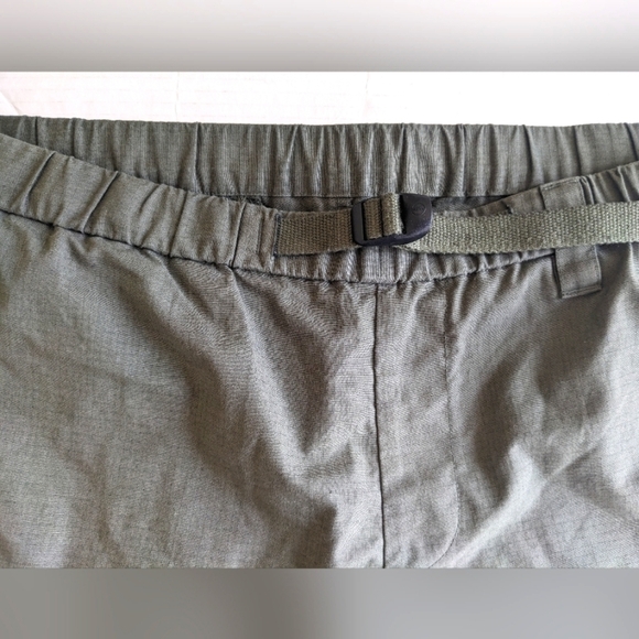 HERSCHEL MEN'S BELTED  KHAKI SHORTS SIZE LARGE - Picture 9 of 9